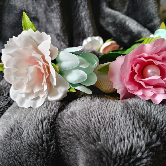 Floral and seashell headband - Picture 3 of 4